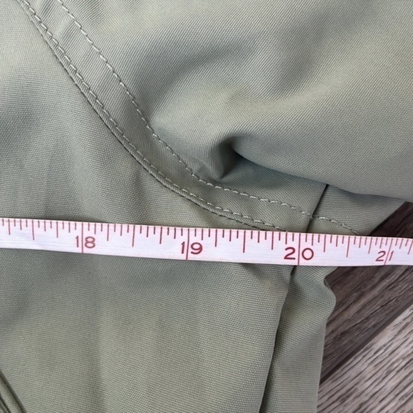 O'Neill Coat XS Tan and cropped and hooded - Picture 9 of 13